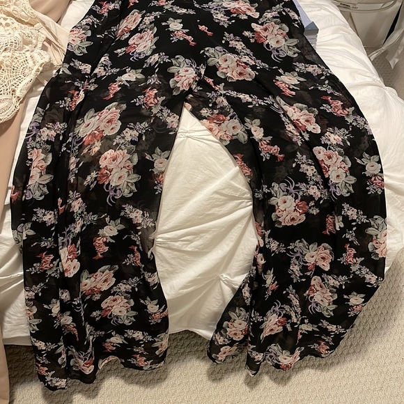 Floral patterned romper semi see-through legs. Crop halter. - Picture 3 of 6